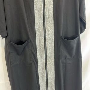 Like New Ekouaer Full Zip Doible Pocket Robe Women’s Sz XXL in Black & Gray
